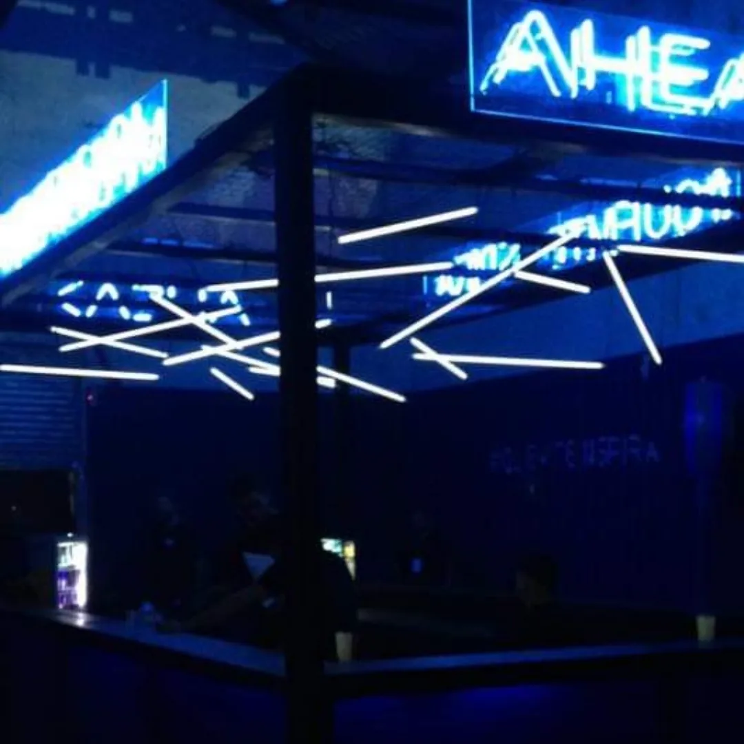 Neon do evento Ahead