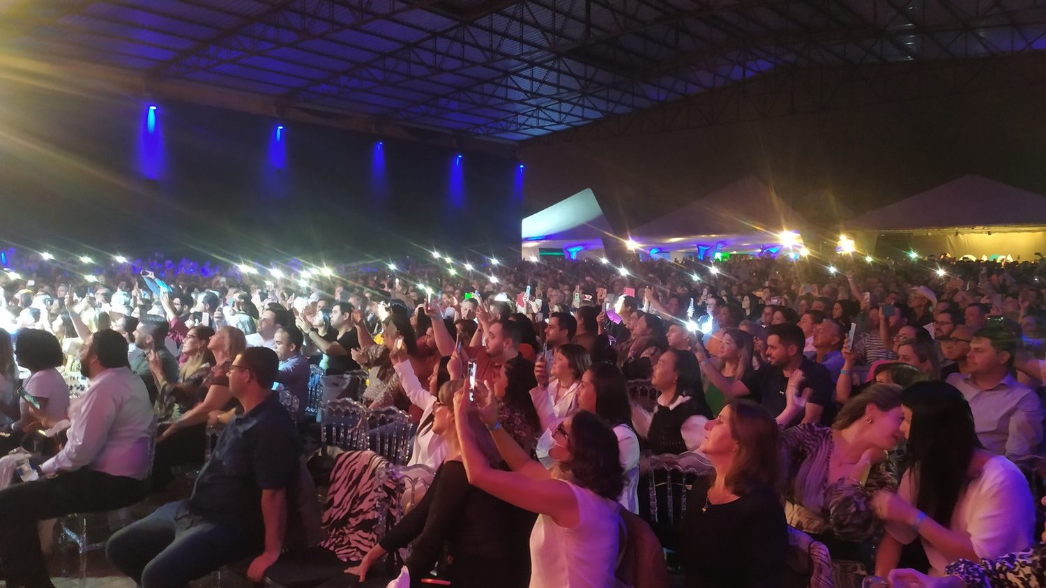Plateia no show de Padre Fábio de Melo e Elba Ramalho
